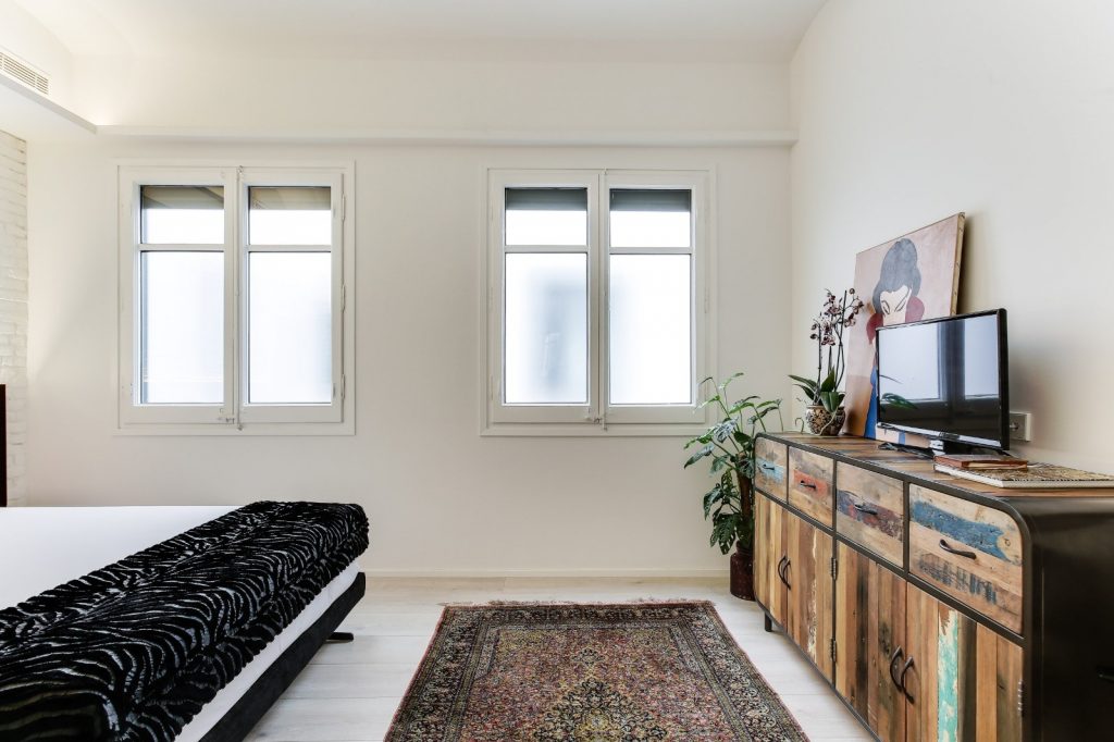 Vivienda reformada por Vizuete en Esplugues